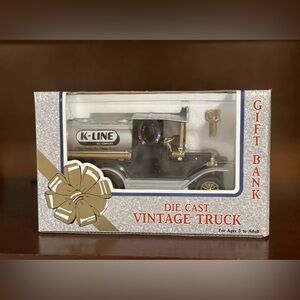 K-Line Die Cast Vintage K-Line Oil Co Truck Gift Bank w/Key, Chrome Trim NEW